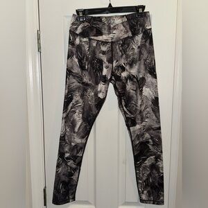 Betsey Johnson Black and Gray Patterned Women's Leggings Size M